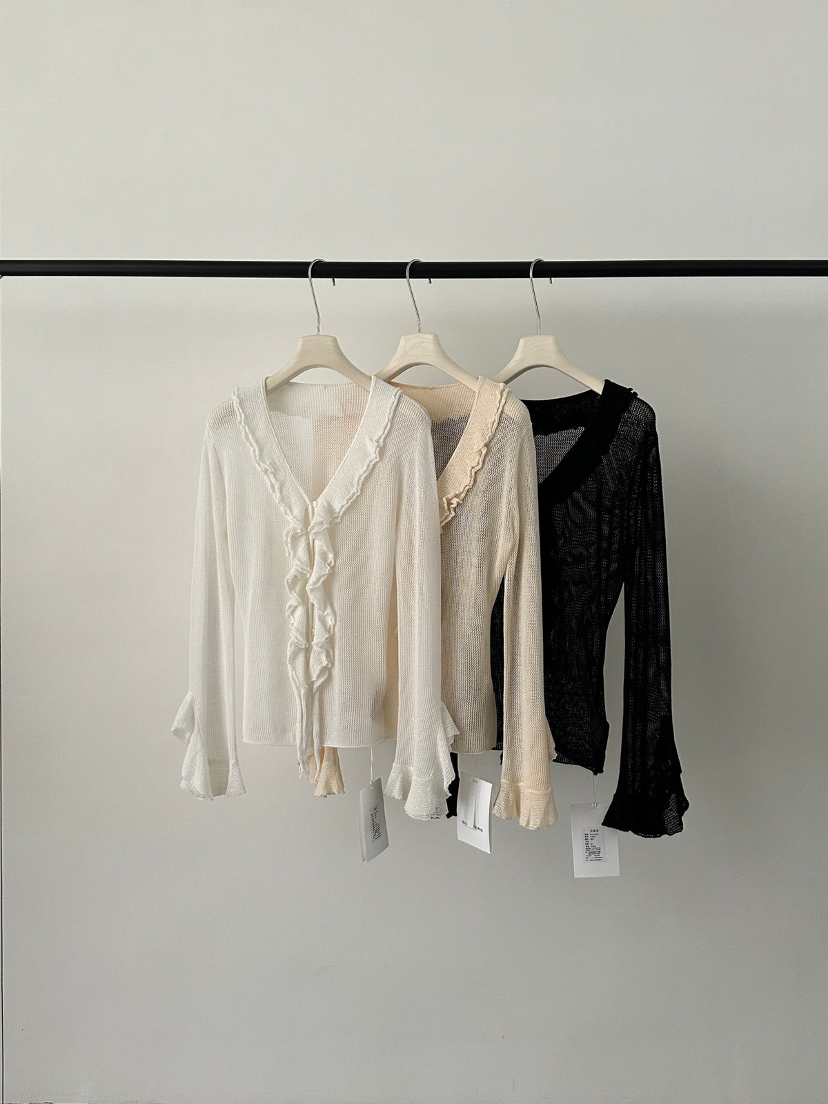 Elegant Lace Stitching V-Neck Knitwear with Wool Blend - 2026 Early Spring Designer Ruffle Sweater